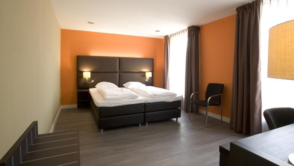Hotel-Roermond-Twee-persoons-kamer.jpeg